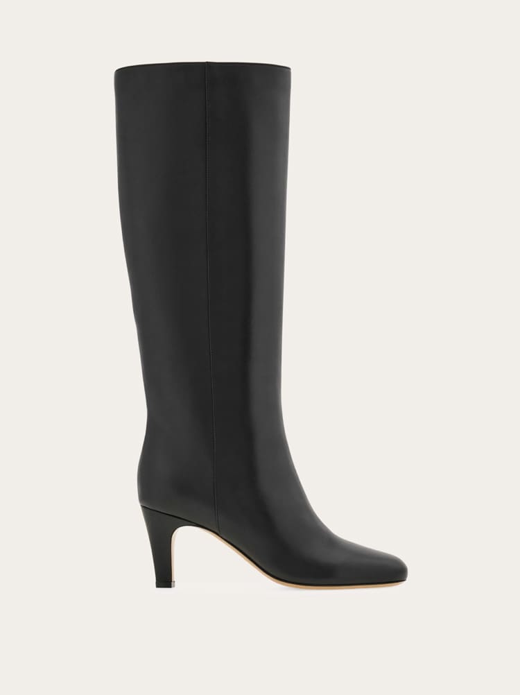 Knee high boot with low heel Gallery image 1
