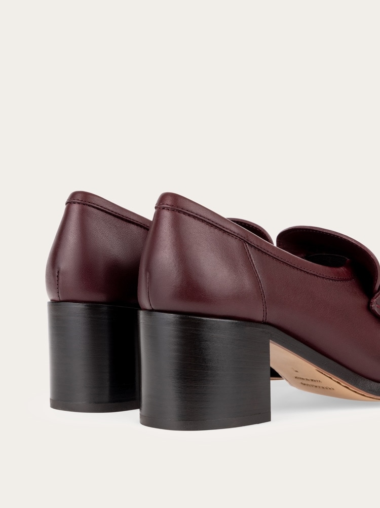 Block heel loafer with Gancini ornament Gallery image 4