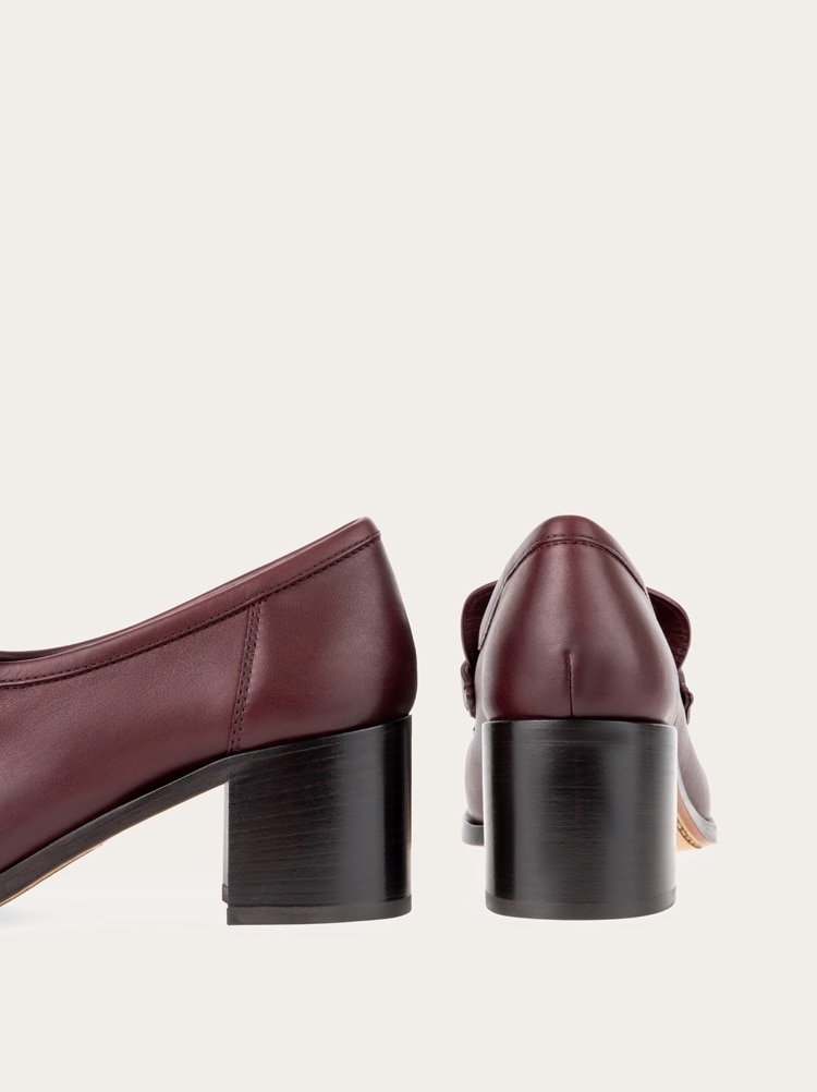 Block heel loafer with Gancini ornament Gallery image 6