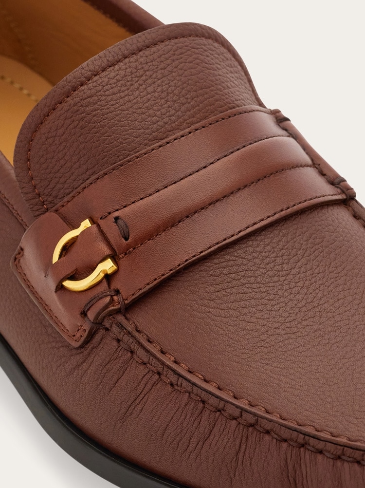 Mocassin ornement Gancini Gallery image 6