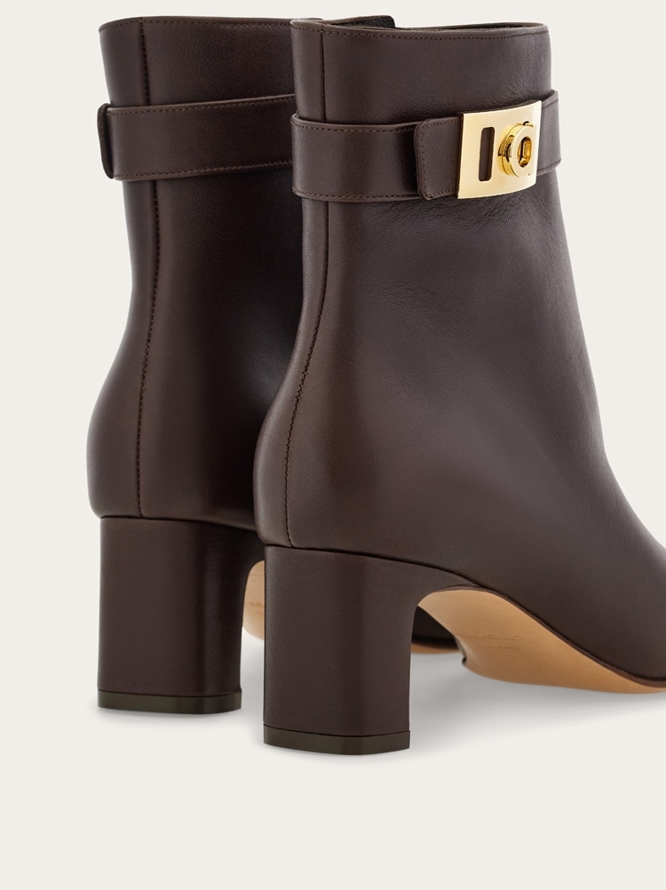 Hug buckle ankle boot Gallery image 6