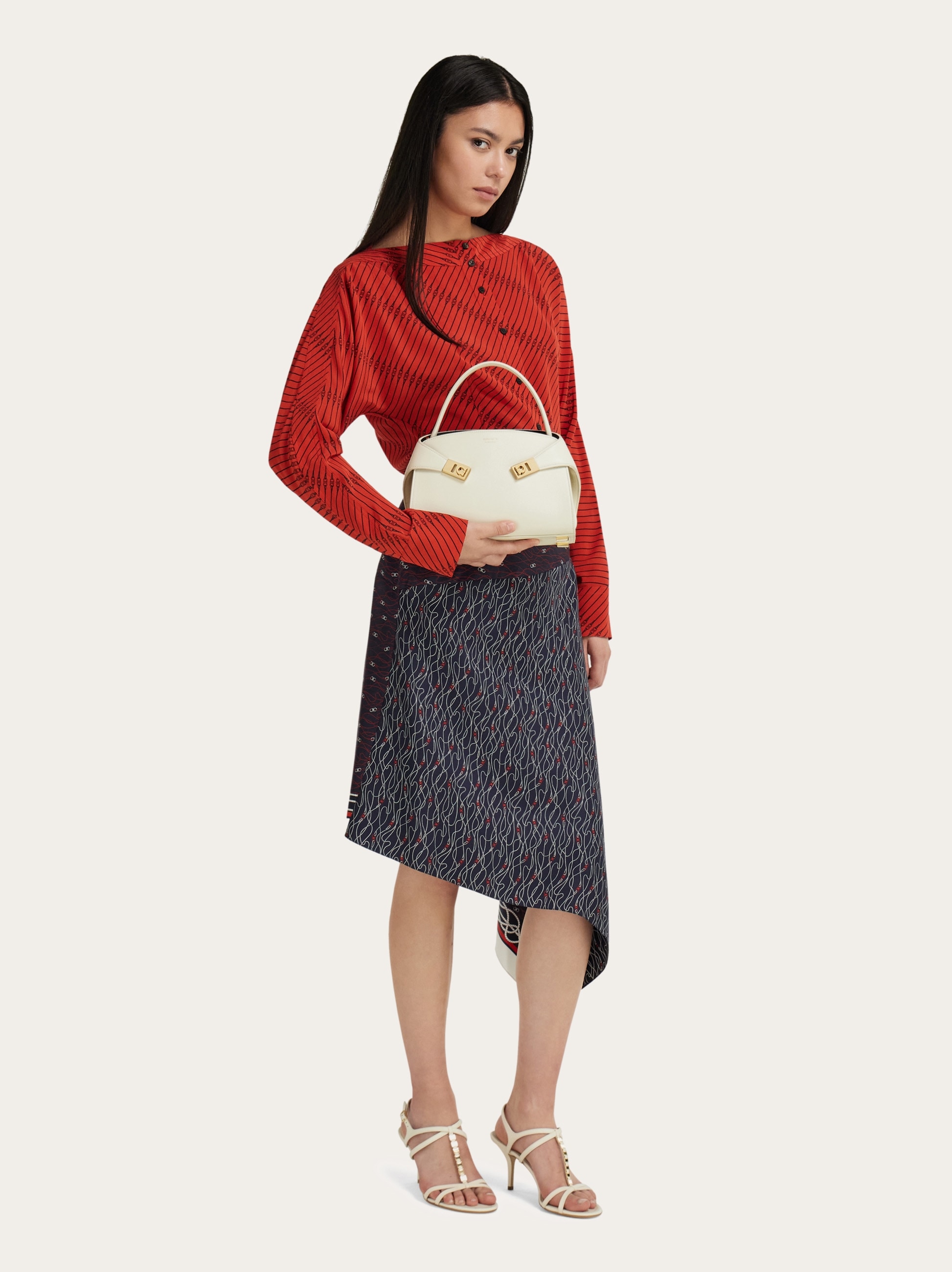 Hug soft bicolor handbag (XS) - Women | Ferragamo