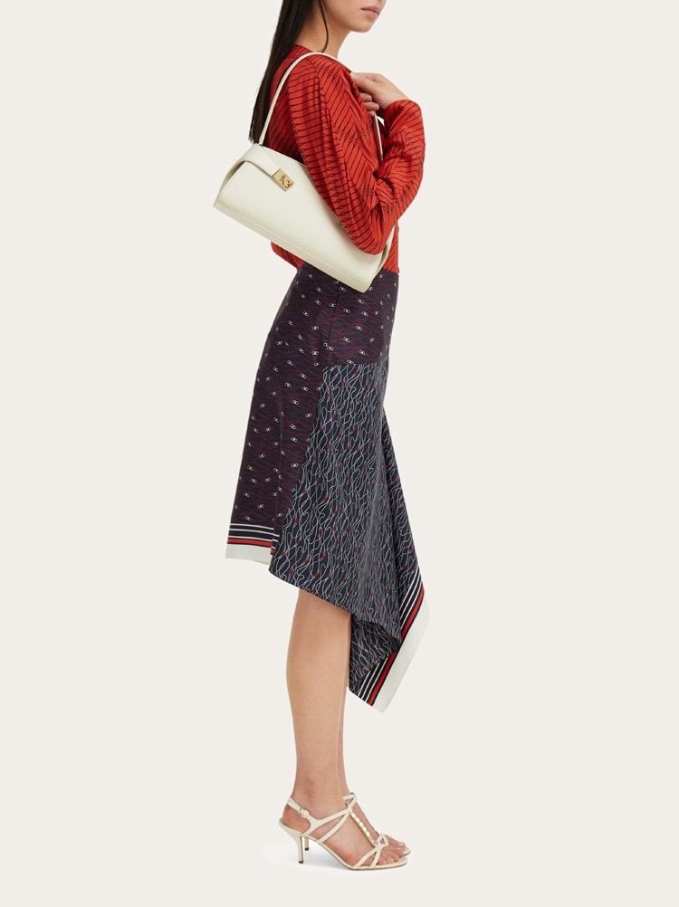 Hug East-West shoulder bag Gallery image 2