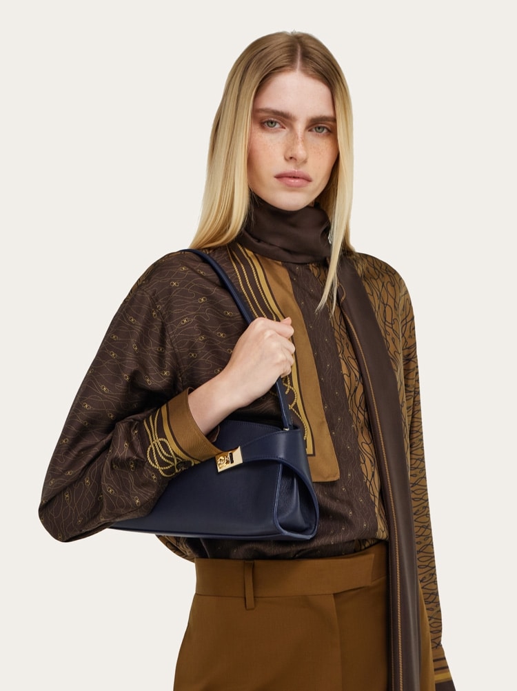 Hug East-West shoulder bag Gallery image 2