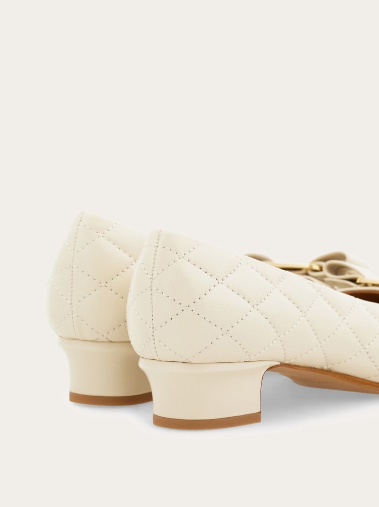 Quilted Vara bow pump Gallery image 5
