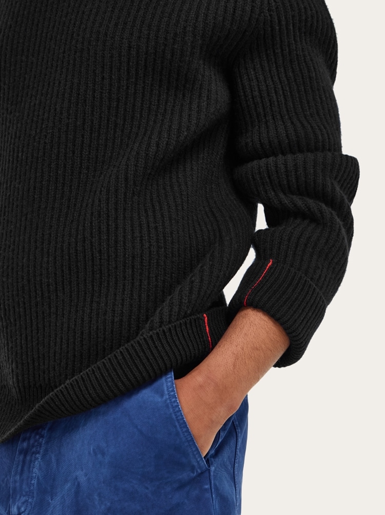 Maglia con fibbia Hug Gallery image 6