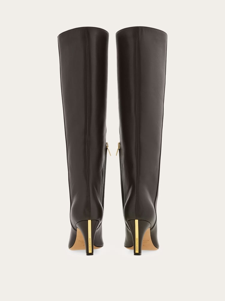 Knee high boot with low heel Gallery image 4