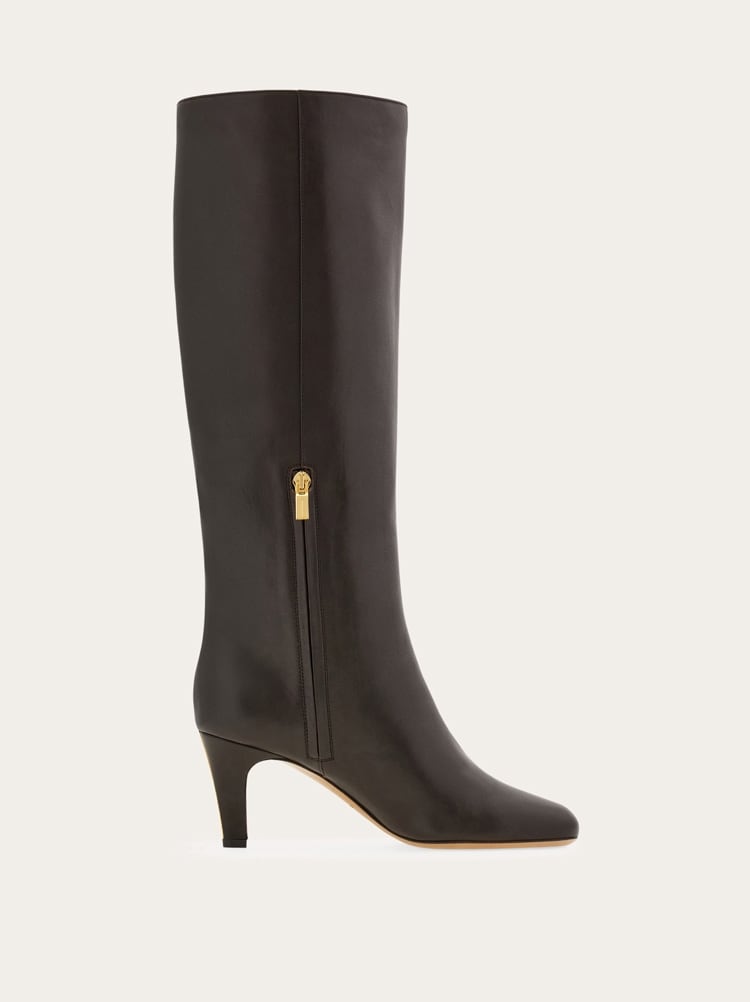Knee high boot with low heel Gallery image 5