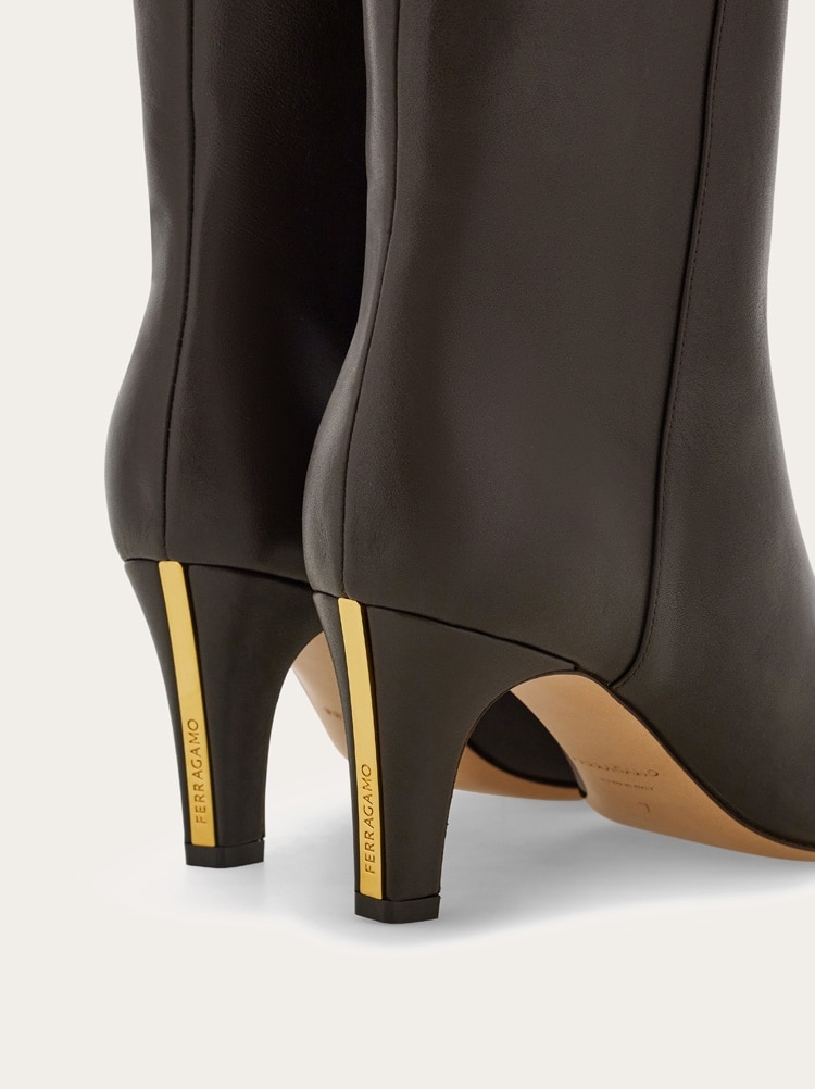 Knee high boot with low heel Gallery image 6