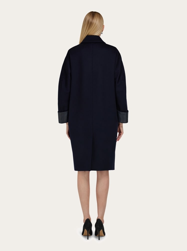 Single breasted wool and cashmere coat Gallery image 3