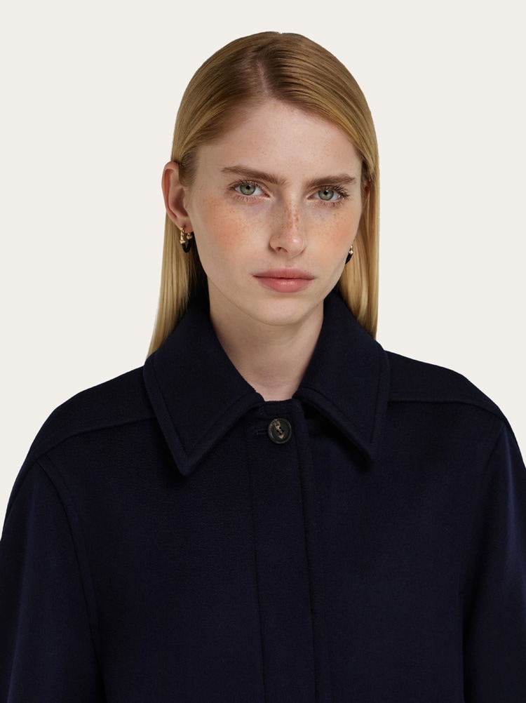 Single breasted wool and cashmere coat Gallery image 4