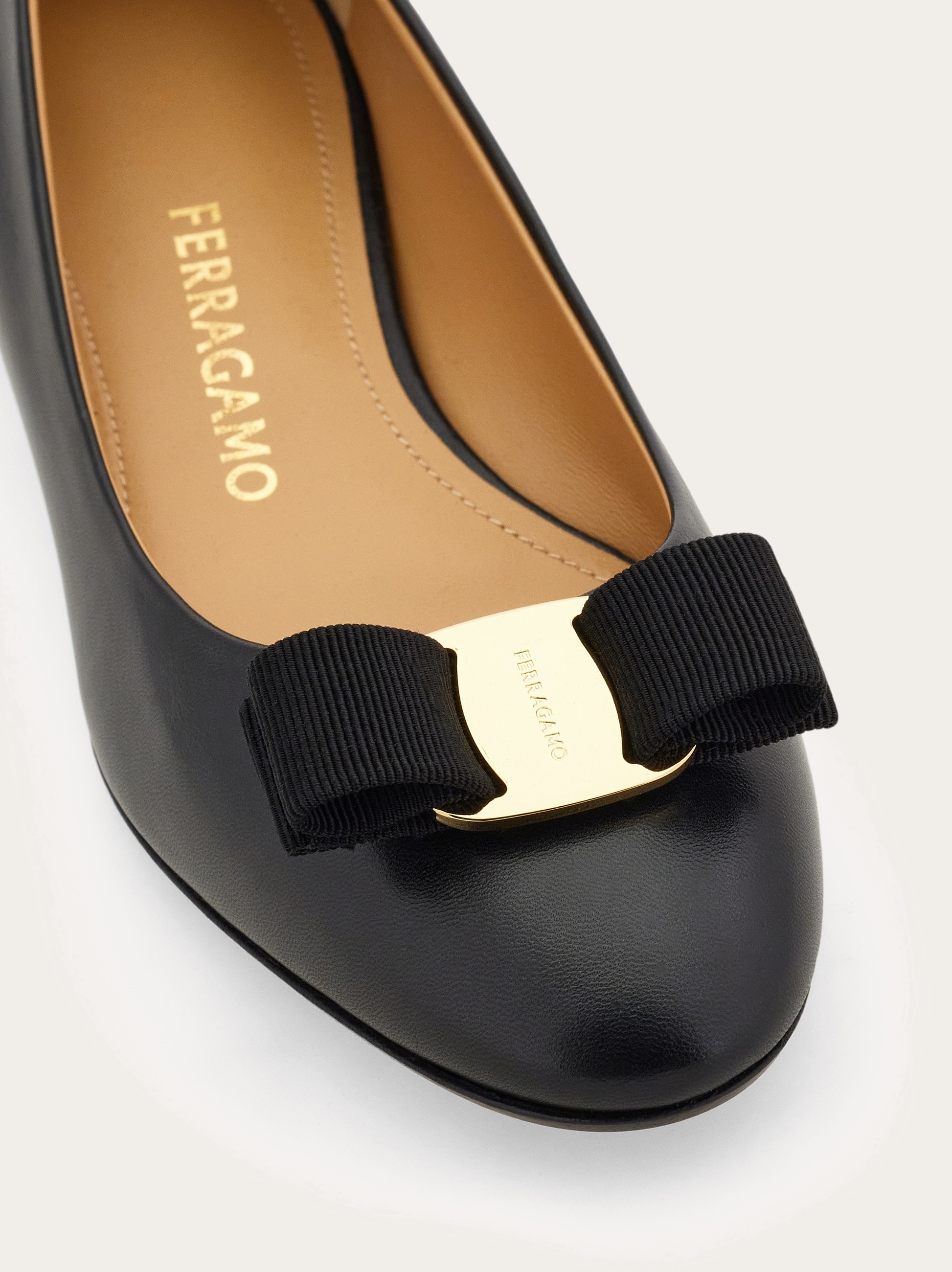 Salvatore Ferragamo ヴァラ フラットシューズ 6 Varina ballet flat - Women | Ferragamo
