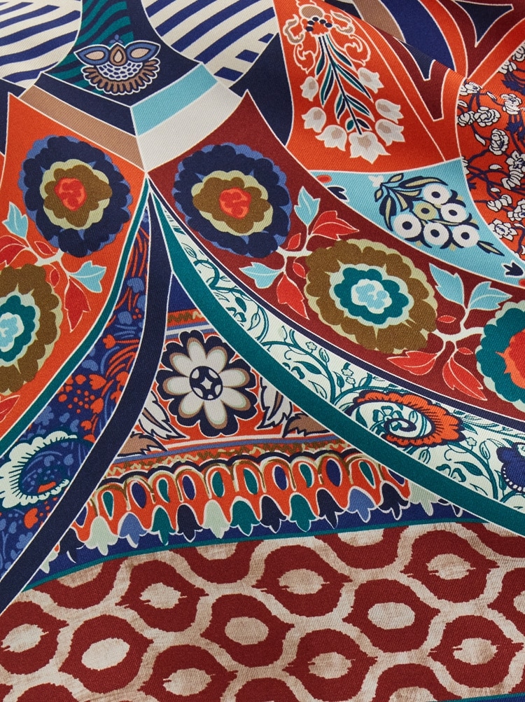 Foulard en soie imprimé Bijou ancien Gallery image 2