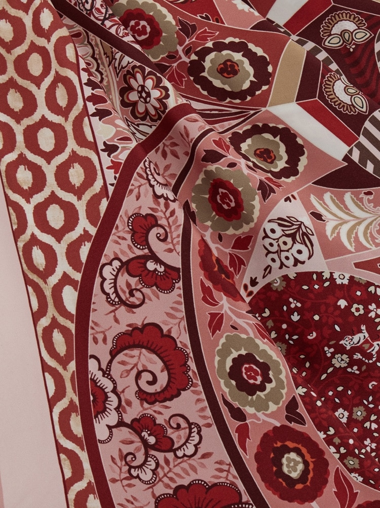 Foulard en soie imprimé Bijou ancien Gallery image 2