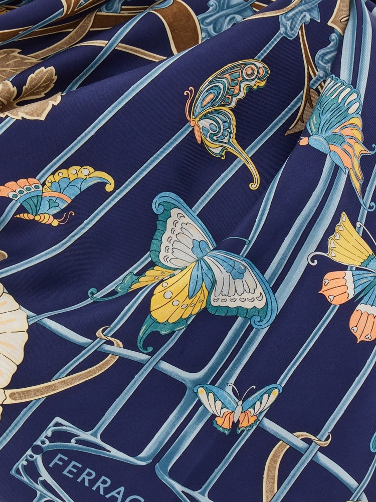 Foulard en soie imprimé Liberty Gallery image 2