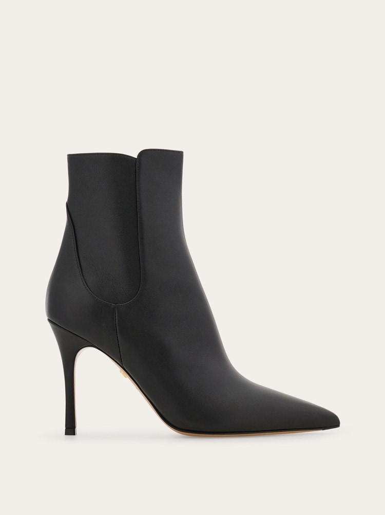 Pointed ankle boot Gallery image 1