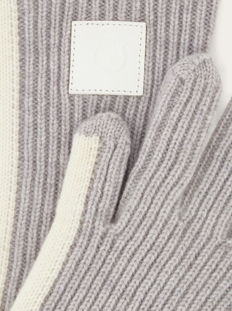 Knit gloves Gallery image 2