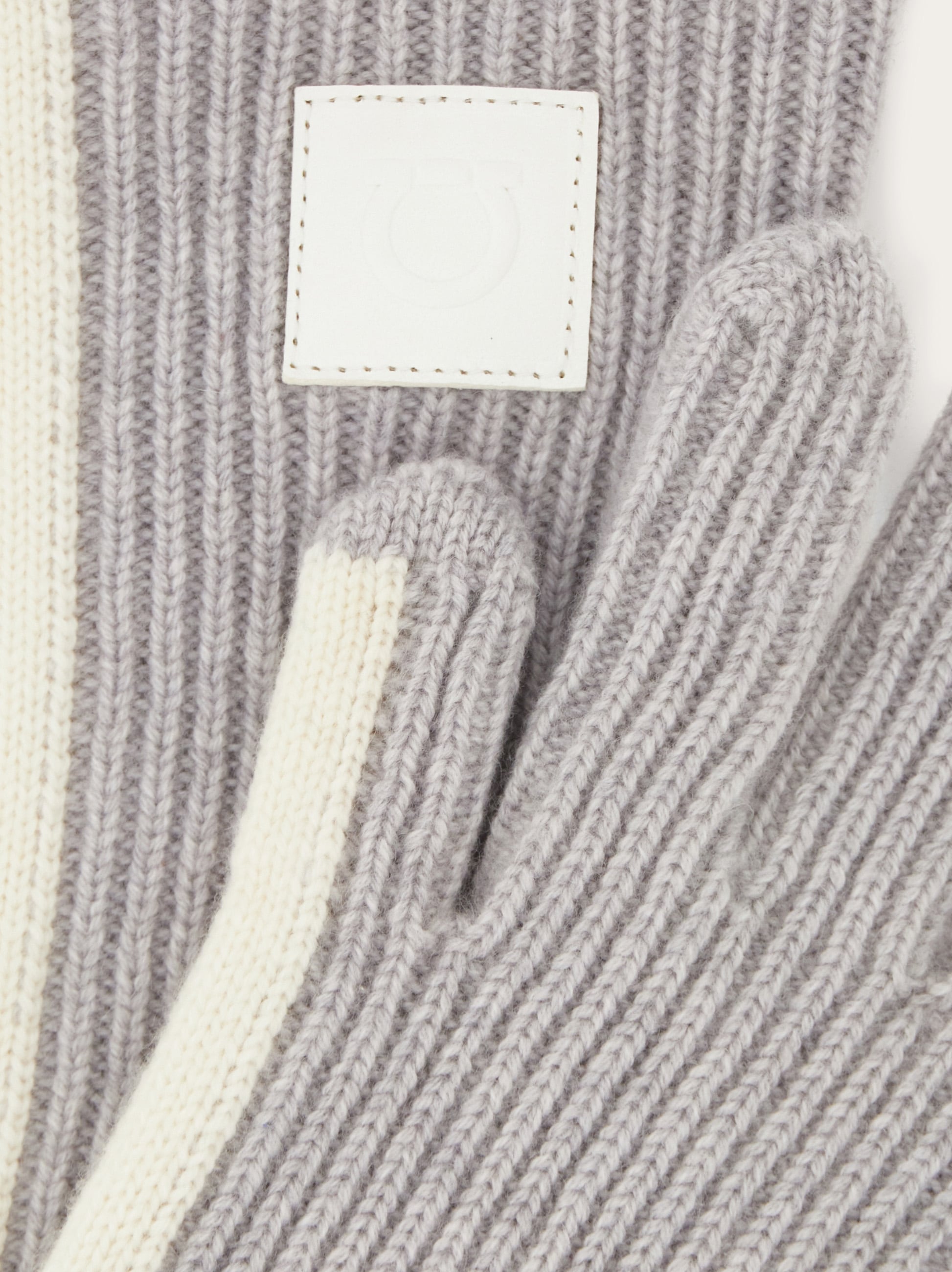 Knit gloves - Women | Ferragamo