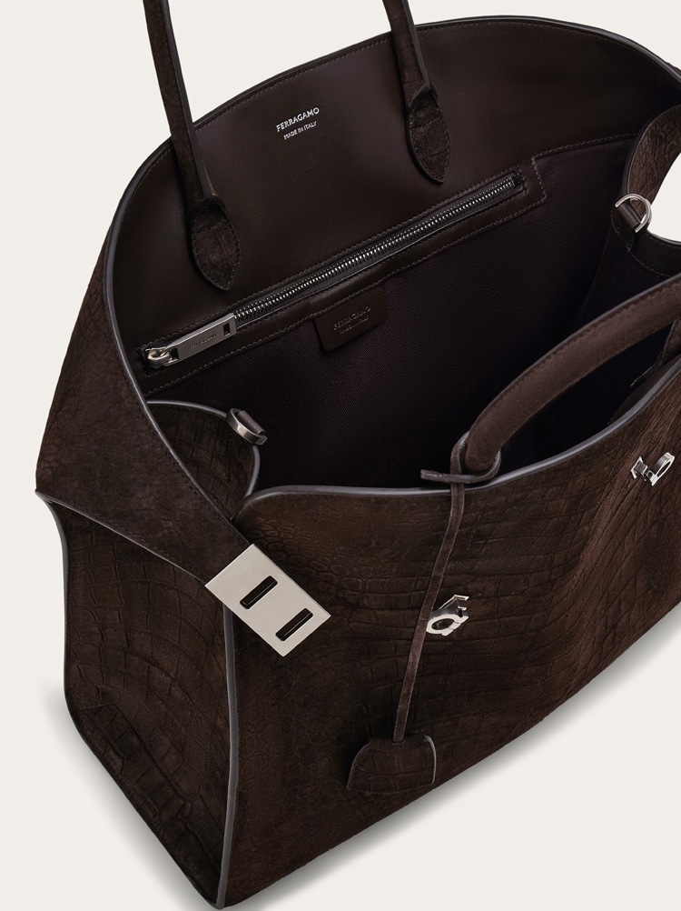 Hug tote bag Gallery image 6