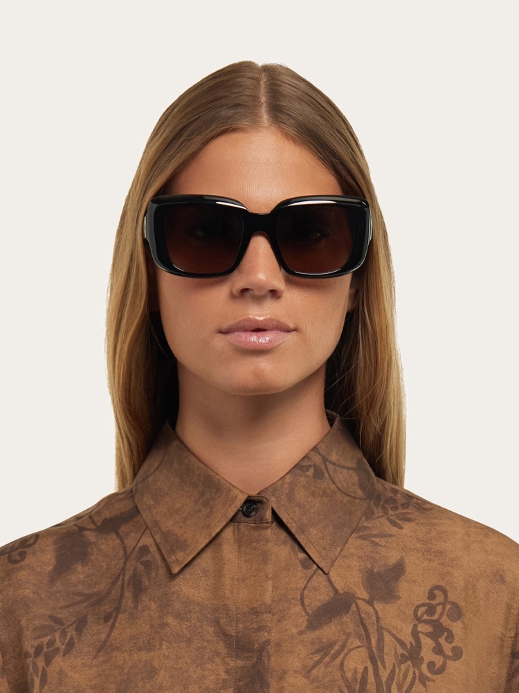 Rectangular frame sunglasses Gallery image 3