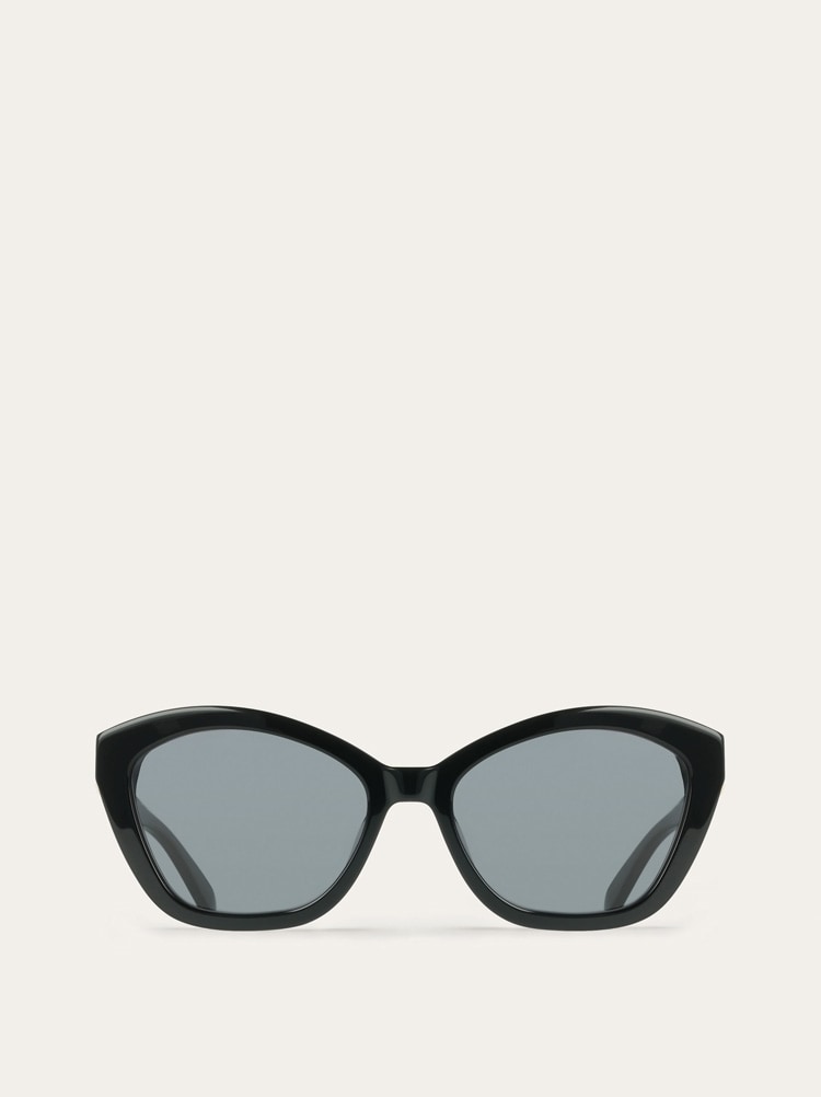 Butterfly frame sunglasses Gallery image 1