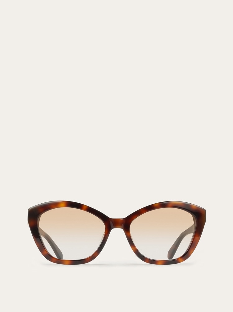 Butterfly frame sunglasses Gallery image 1