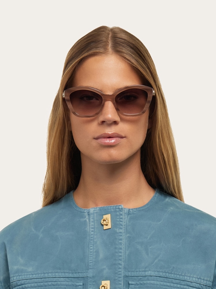Butterfly frame sunglasses Gallery image 3