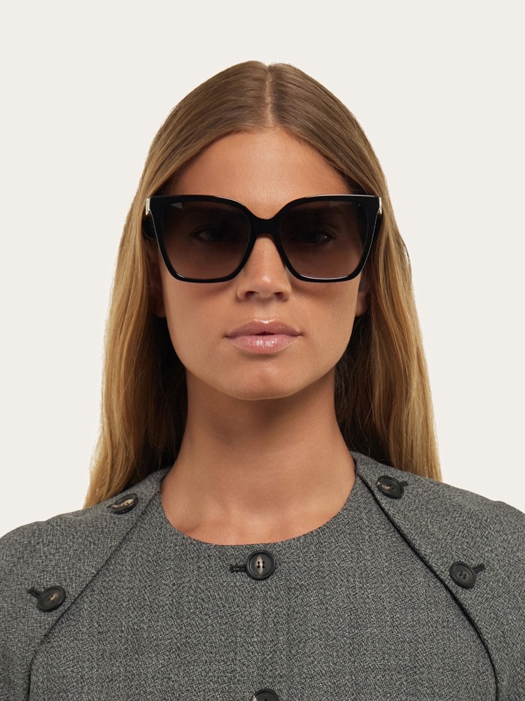 Square frame sunglasses Gallery image 3