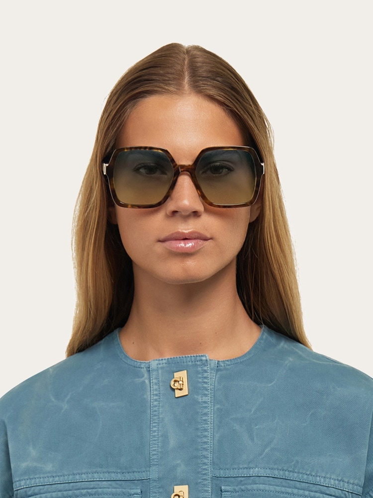 Square frame sunglasses Gallery image 3