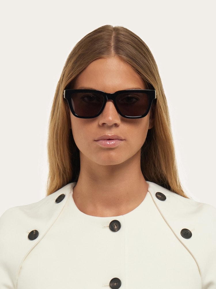 Square frame sunglasses Gallery image 3