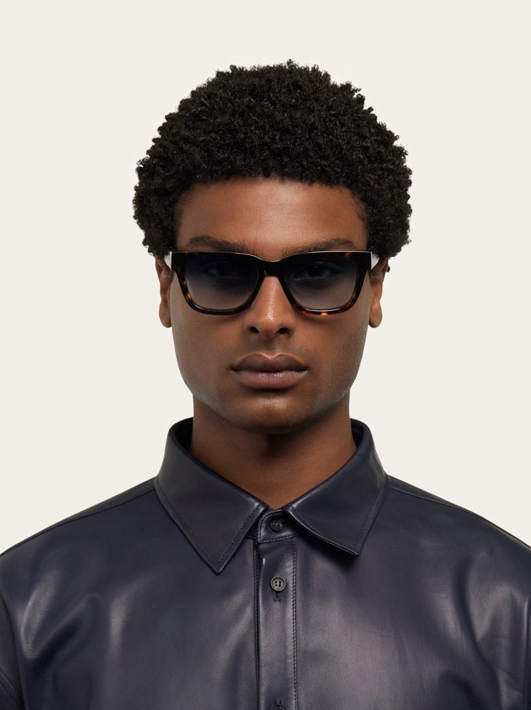 Square frame sunglasses Gallery image 3