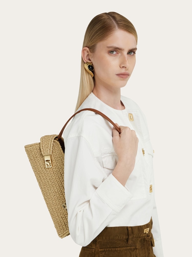 Hug East-West shoulder bag Gallery image 2
